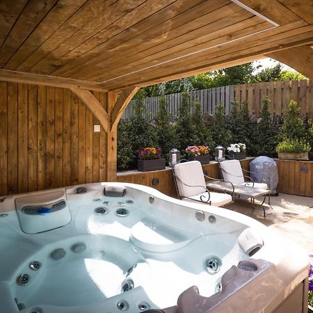 Cotswold Cottage With Hot Tub Bledington Exterior foto